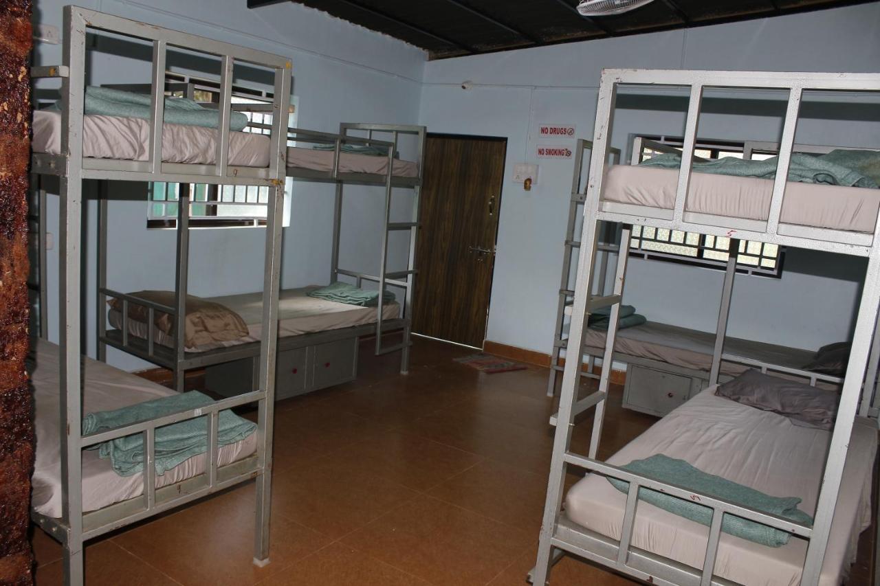 Tusker Tribe Hostel Гокарна Екстериор снимка