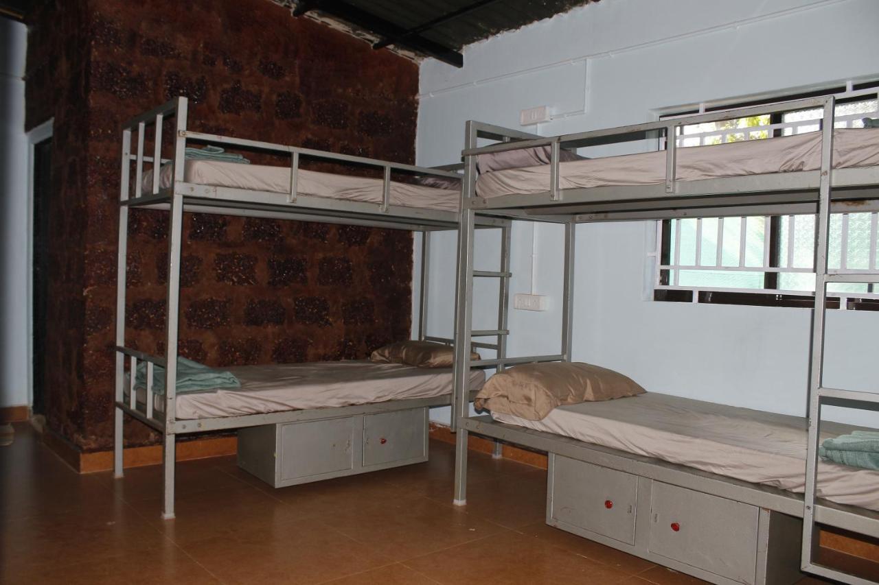 Tusker Tribe Hostel Гокарна Екстериор снимка