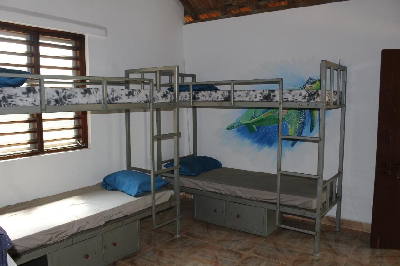 Tusker Tribe Hostel Гокарна Екстериор снимка