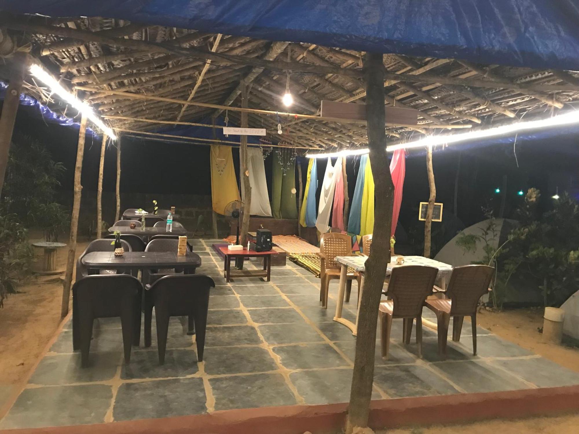 Tusker Tribe Hostel Гокарна Екстериор снимка